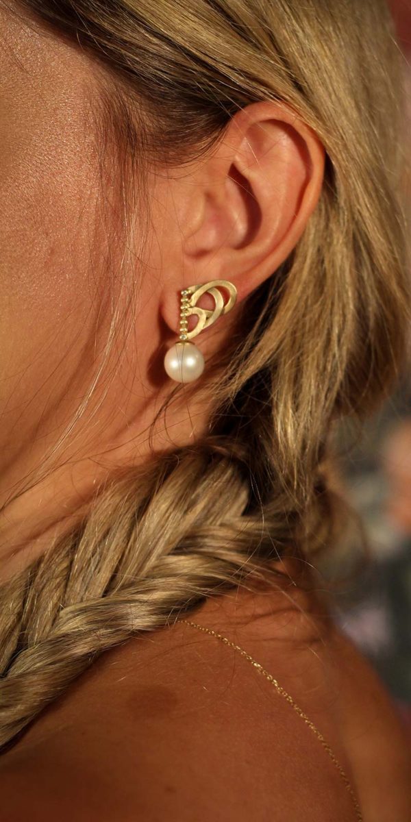 Brinco EarCuff Renda Petit em Ouro Amarelo com Diamantes e Pérolas